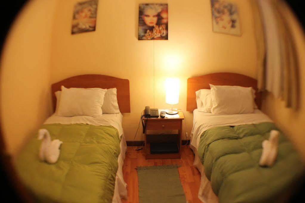 Hostal Hielo Sur Punta Arenas Buitenkant foto